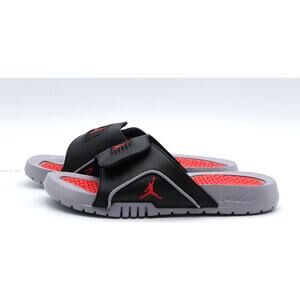 Jordan Hydro 4 Retro Slide Sandals 
Black Size 4Y Youth / 5.5 Women's